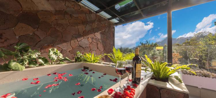 腾冲万福居 Holiday Villa 私汤温泉美宿(瑷辉公园店)图片