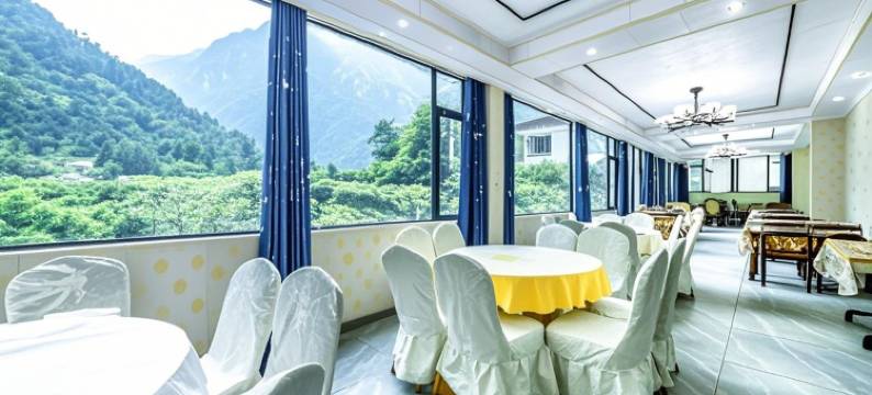 沐山酒店(毕棚沟景区理小路店)图片