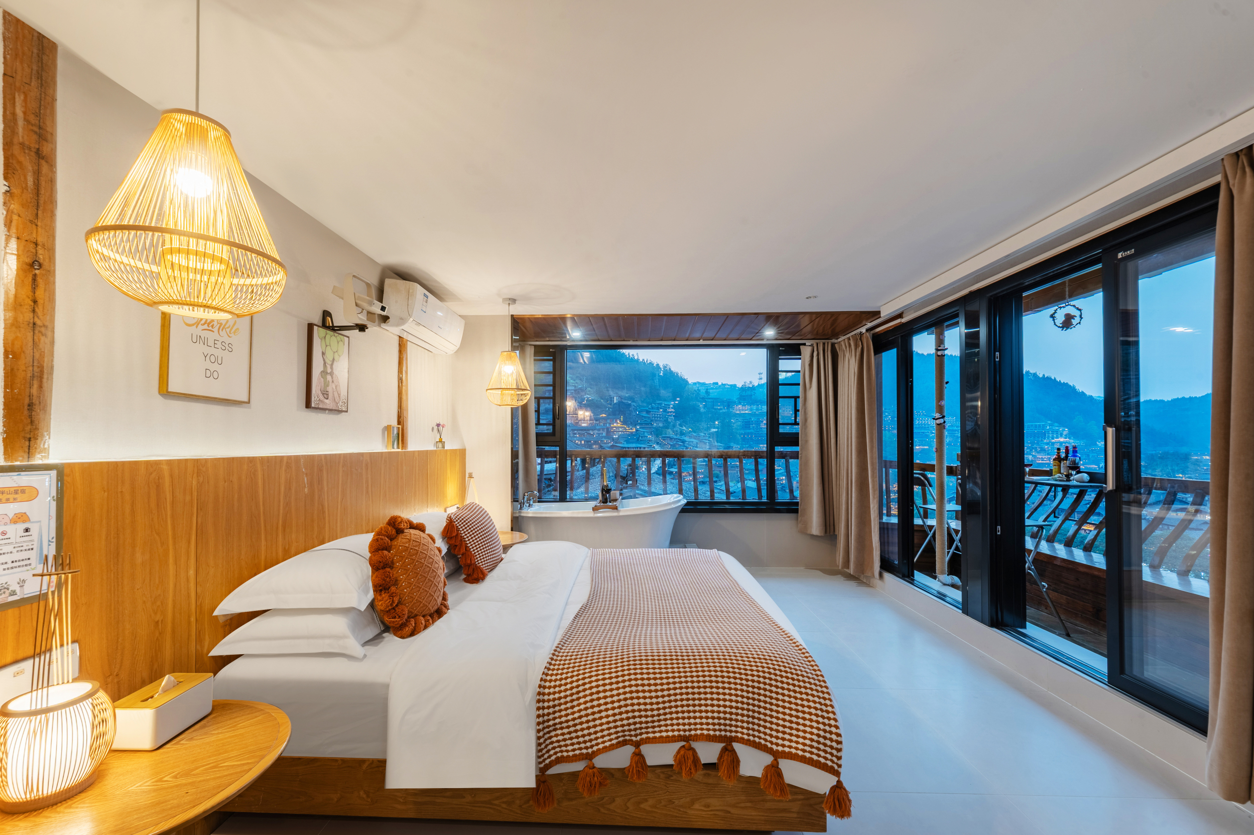 Xijiang Xianxin·Banshan Xingsu Light Luxury Panorama Hotel Over view