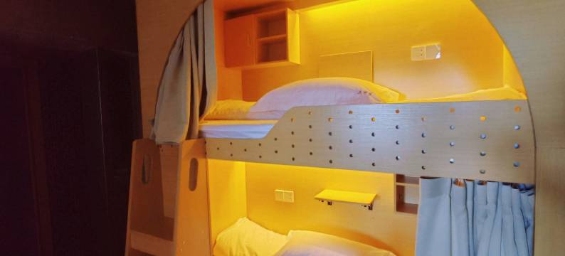 拾光记青年旅舍(观音桥好吃街店)图片