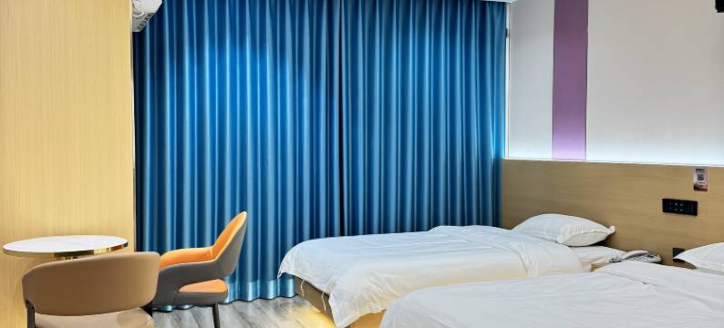 艺海智能影院酒店(潍坊滨海大学城店)图片