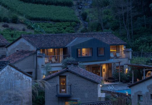 The Road's End Hotel Overview