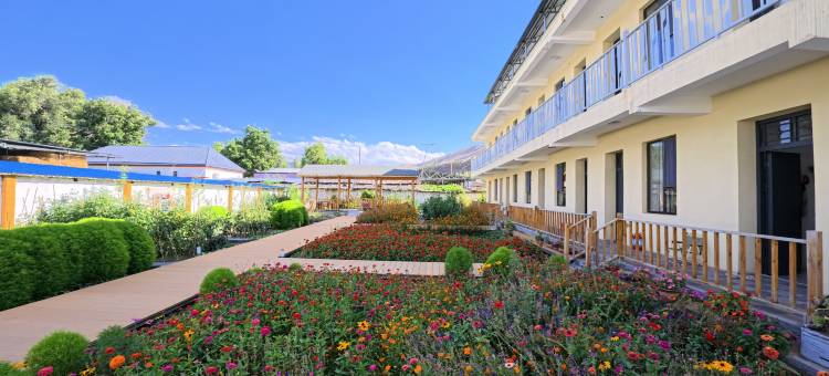 库尔德宁近水楼台·景区入口|游客中心|篝火欢歌花园民宿图片