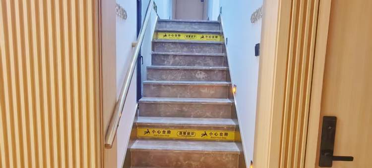 東云阁酒店(自贡彩灯公园梵华1939店)图片