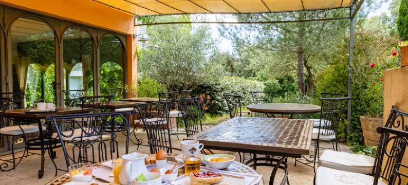 加尔顿 - 加尔桥餐厅酒店(Hotel Restaurant le Gardon - Pont du Gard)图片