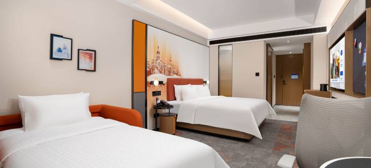 哈尔滨中央大街索菲亚教堂希尔顿欢朋酒店图片