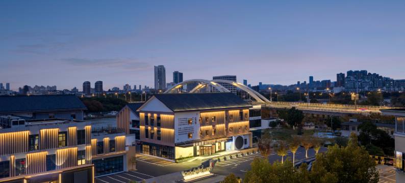 苏州吴江东太湖风景区运河大道亚朵酒店图片