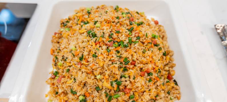 建国璞隐酒店(上海曹路招商花园城顾唐路地铁站店)图片