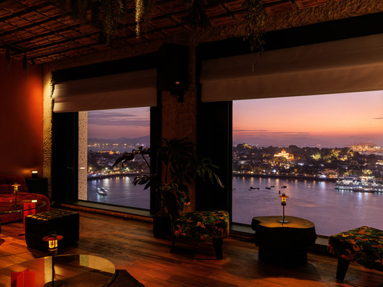 厦门海景酒廊燕巢HOUSE(轮渡码头中山路店)