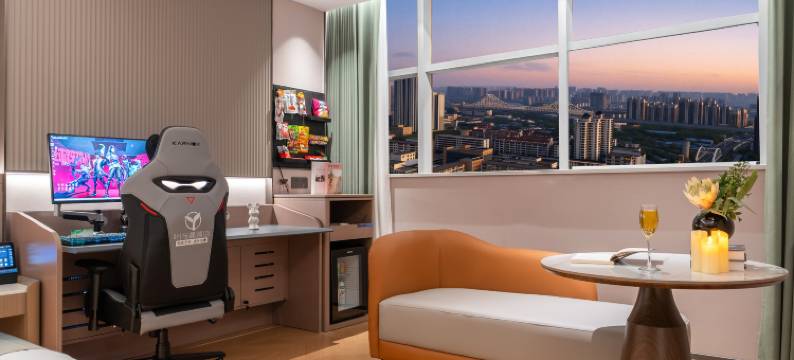 叶与晨电竞电影酒店(廊坊站万达广场店)图片