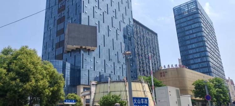 优嘉·轻奢影音Loft公寓(南昌聚仁国际店)图片