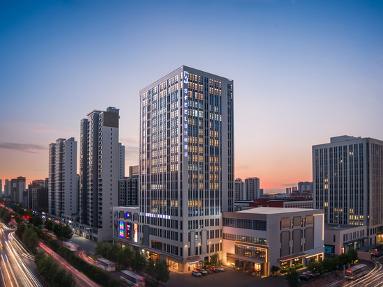 SFEEL设计师酒店(唐山师范学院远洋城店)