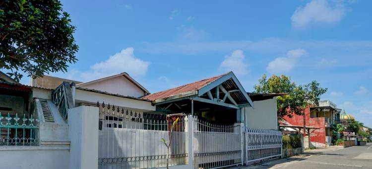 OYO 95235 格里亚马尼萨伊斯兰民宿(OYO 95235 Griya Manisa Homestay Syariah)图片