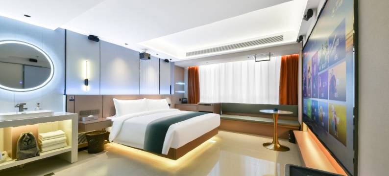 叶与晨电竞电影民宿(桥西区政府店)图片