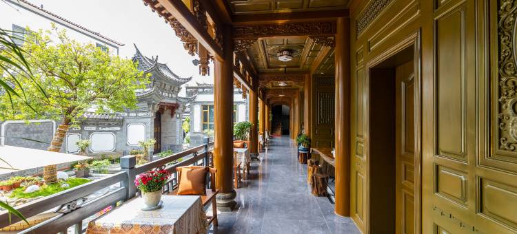 鹤庆华海酒店(新华村草海湿地店)图片