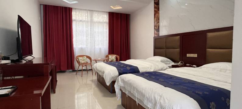 神农架九福商务酒店(大九湖坪阡古镇店)图片