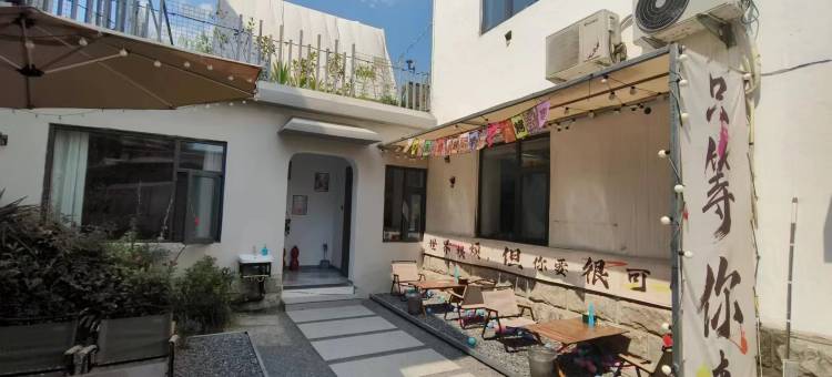 简一·庭院式烧烤酒店(清明上河园万岁山武侠城店)图片