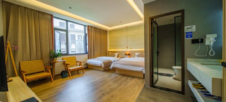 清院民宿(建水古城小火车店)图片