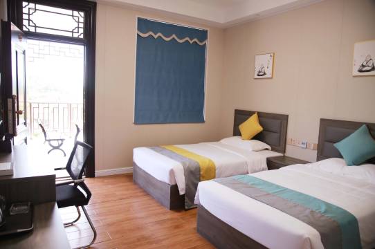 霖玉轩花果园酒店