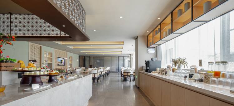 台州椒江学院路亚朵酒店图片