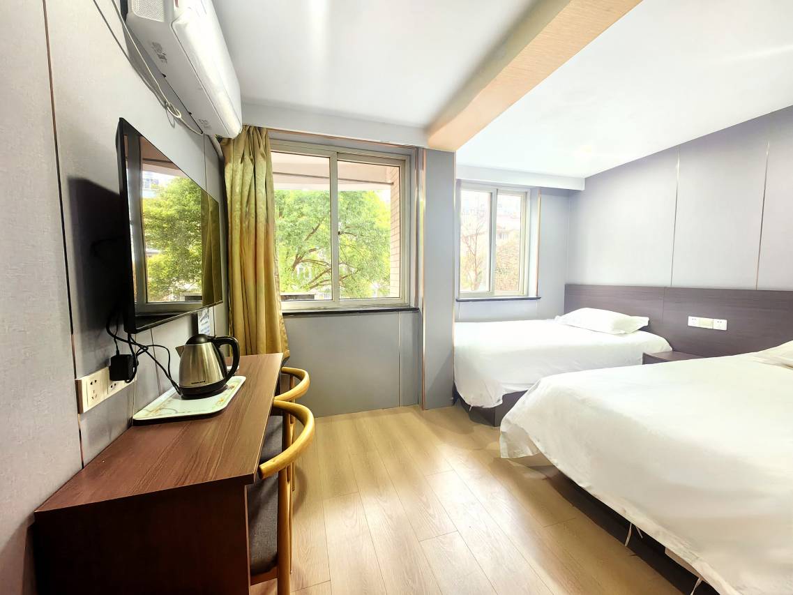 轻住·思佳优选酒店(上海火车站中山北路地铁站店)