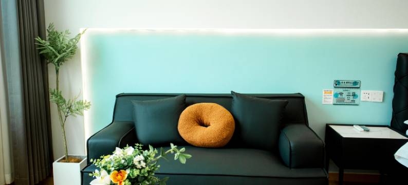 只有半朵设计师民宿(邹城百盛财富中心店)图片