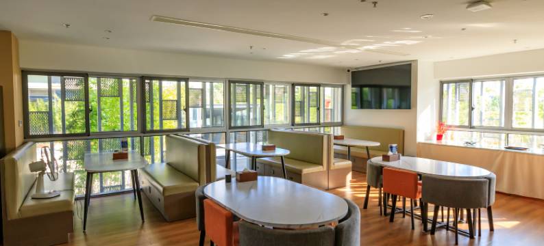 杭州日畔微客酒店(新天地店)图片