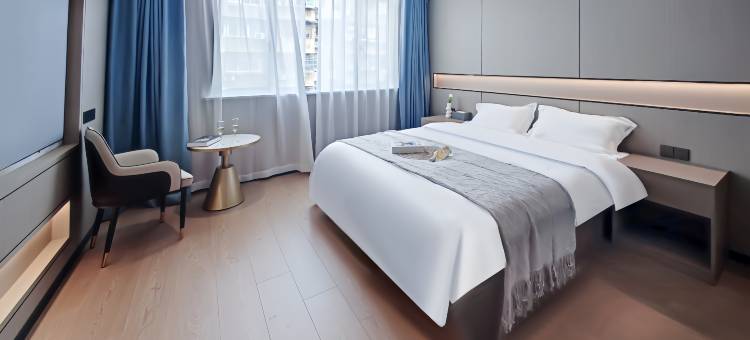 轻住酒店(滕王阁青山路口地铁站店)图片