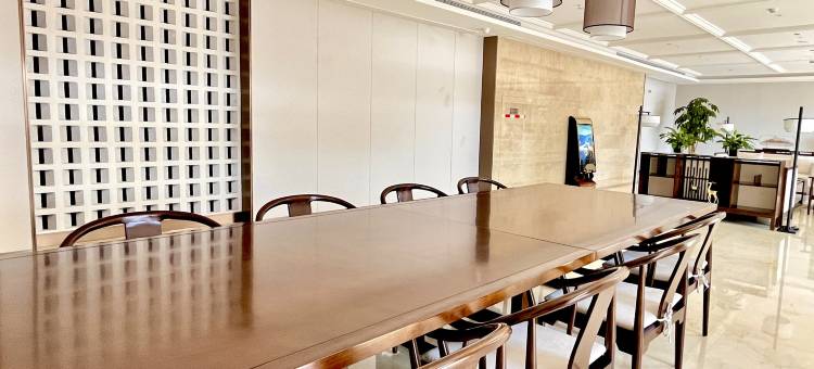 凤城国际酒店(卧龙山庄店)图片