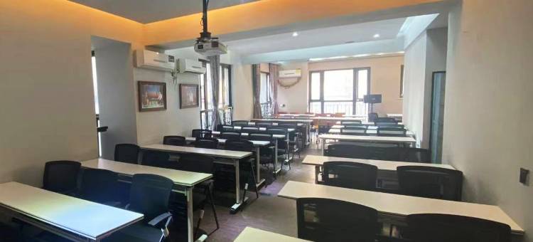 M·S美宿江景酒店公寓(芜湖步行街苏宁广场店)图片