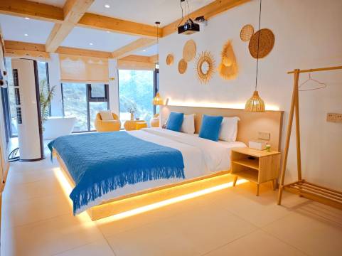 酉阳龚滩古镇揽山民宿