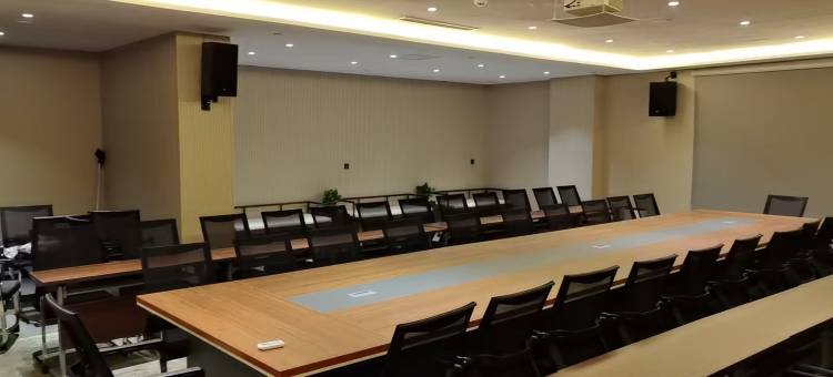 陌上轻居酒店(三门峡渑池县政府万人广场店)图片