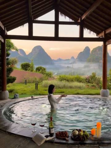 阳朔发呆悬空温泉轻奢极景酒店(十里画廊遇龙河店)图片