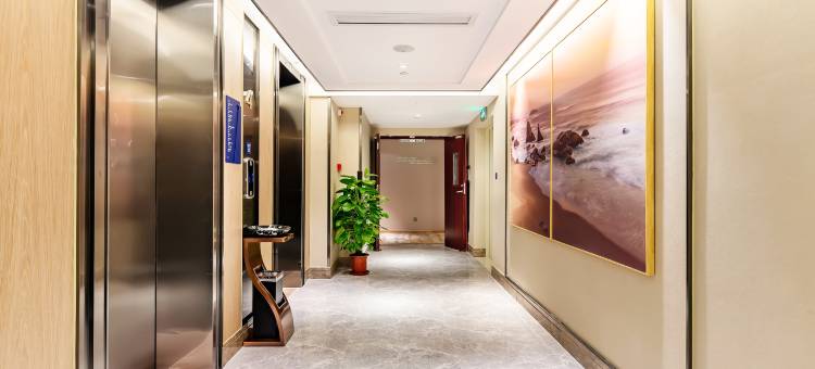 凯里亚德酒店(深圳麟恒广场六约地铁站店)图片