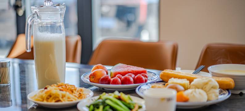 湖上名居酒店图片
