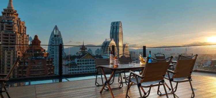 艺朵云端酒店(告庄西双景星光夜市店)图片