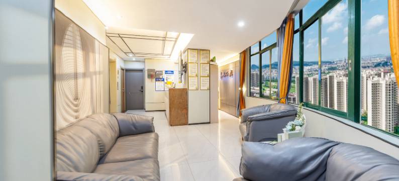 易尚酒店(金湾机场唐人街店)图片