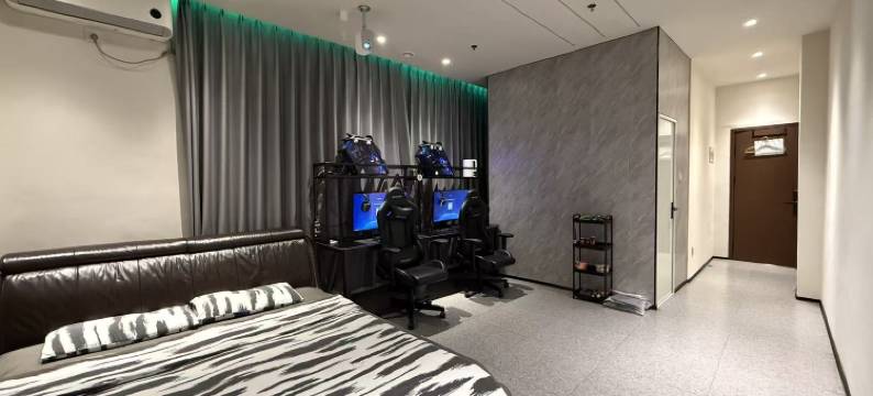 青山见影视电竞酒店图片