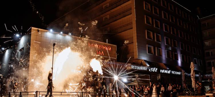 珀鲁斯特罗沃酒店(Polustrovo)图片