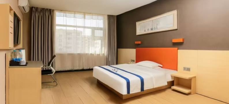 7日臻品酒店(乌兰察布维多利广场店)图片