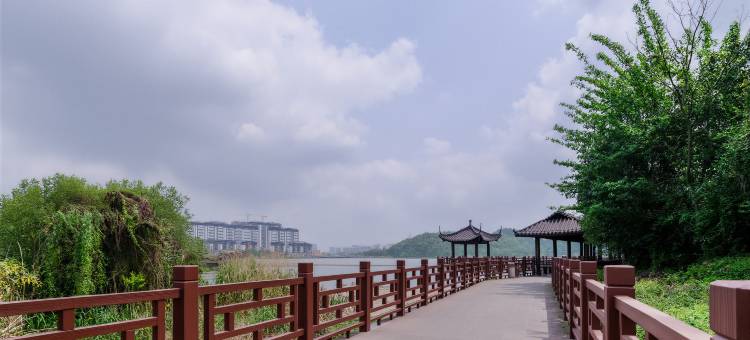 云上四季(安顺学院娄湖公园店)图片