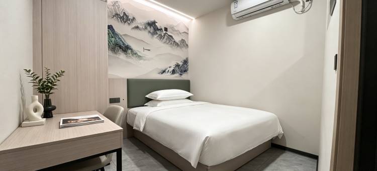 明辉丨180°城市景观·影音风大学城设计酒店(广州新造地铁站店)图片