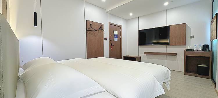 骏怡连锁酒店(河池市政府中心广场店)图片