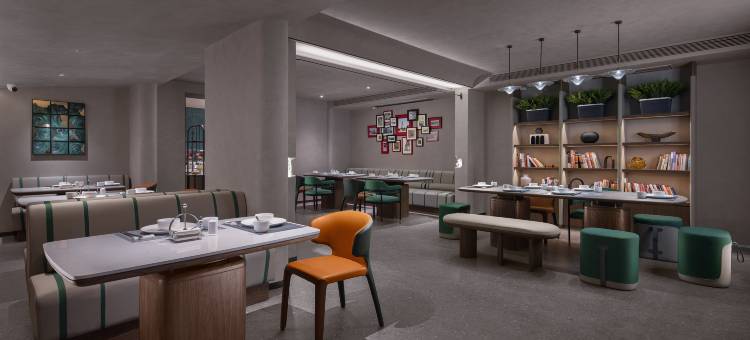 云泊欢悦酒店(阜阳师范大学清河路校区市政府店)图片