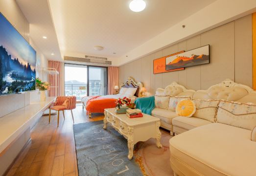 Yunshangju Theme ApartmentHotel Overview