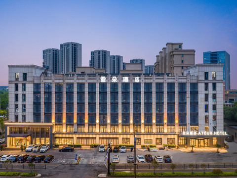 杭州新天地中大银泰亚朵酒店