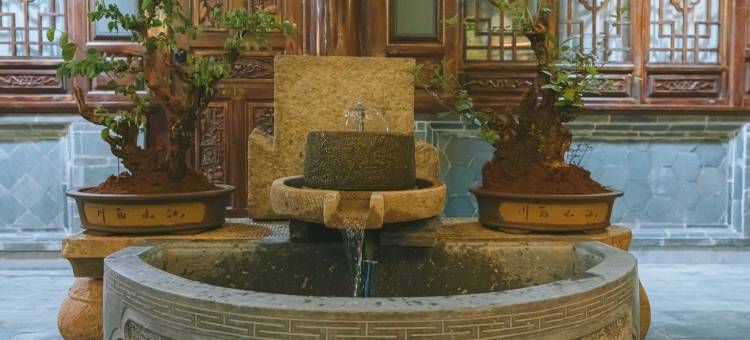 建水隐逸堂客栈(古城小火车站店)图片