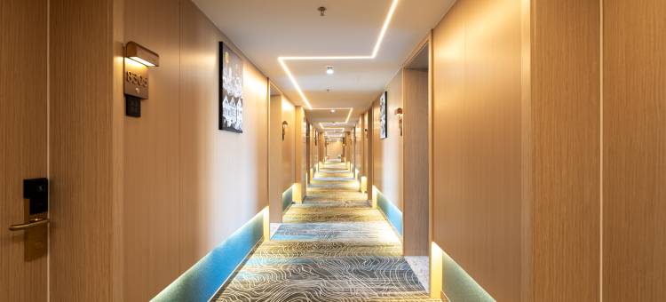 速8精选酒店(伊宁机场店)图片