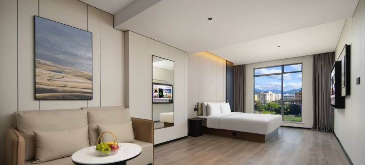 三亚湾凤凰路亚朵酒店图片