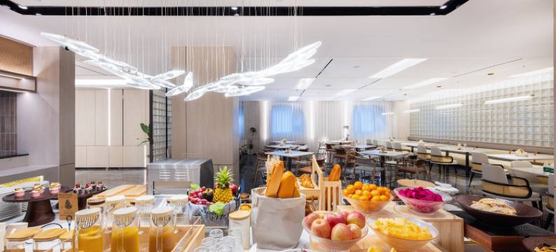 南京江宁航空航天大学亚朵酒店图片